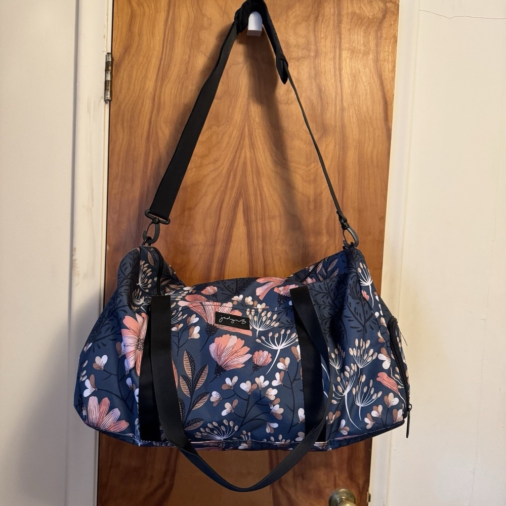 Jadyn B 22" Women's X- Large Duffel/Weekender Bag with Shoe Pocket, Travel.